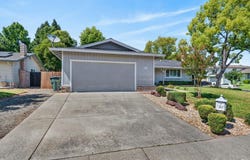 437 Valencia Lane, Vacaville, CA 95688