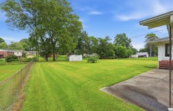 120 River Dr, Tuscumbia, AL 35674
