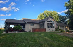 93529 500th Avenue, Windom, MN 56101