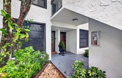 204 Lake Pointe Dr, Oakland Park, FL 33309