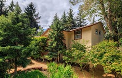 2323 W 28TH Ave, Eugene, OR 97405