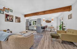 207 W 52ND Ave, Eugene, OR 97405