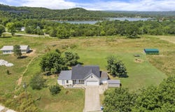 341 Dockhouse Lane, Galena, MO 65656