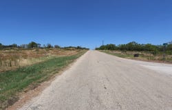 103 County Road 2638, Devine, TX 78016
