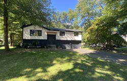 77 School House Road, Wallingford, CT 06492
