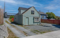 451 4TH St, MyrtlePoint, OR 97458
