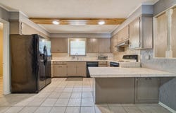 2810 Teakwood Dr, Longview, TX 75605