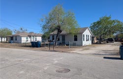 319 S Nueces Street, Mathis, TX 78368