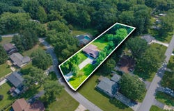 5095 W Donna Drive, Stevensville, MI 49127