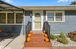 1004 Parkway Drive, Burlington, IA 52601