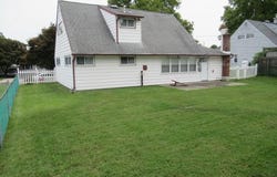 45 QUEENSBRIDGE Road, LEVITTOWN, PA 19057