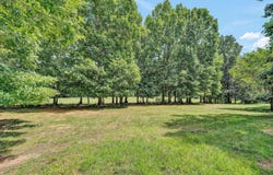 1103 Joffrey Dr, Huddleston, VA 24104