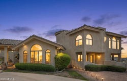 1121 E COUNTRY GABLES Drive, Phoenix, AZ 85022