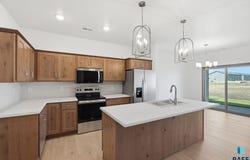 6143 S Bison Pl, Sioux Falls, SD 57108