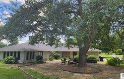 111 BURNSIDE DRIVE, Tallulah, LA 71282
