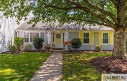 74 Amherst Lane, Monroe, NJ 08831