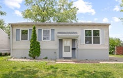 206 Ridge Circle, Streamwood, IL 60107