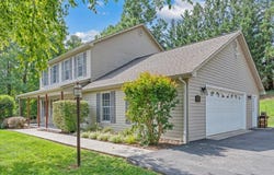 239 Pin Oak Dr, Blue Ridge, VA 24064