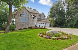 13985 42nd Avenue N, Plymouth, MN 55446