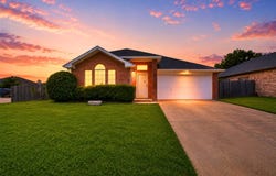 1201 Rye Glen Drive, Midlothian, TX 76065