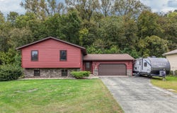 703 Evergreen Dr, Holmen, WI 54636