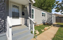 1127 E Pacific Street, Springfield, MO 65803