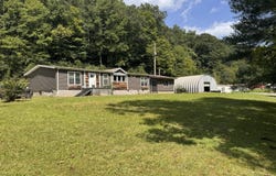 209 Indian Creek Hollow Road, Whitesburg, KY 41858