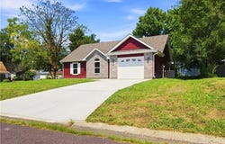 1207 E 11TH Street, Sedalia, MO 65301