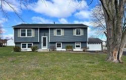 202 Juneway Dr, Chittenango, NY 13037