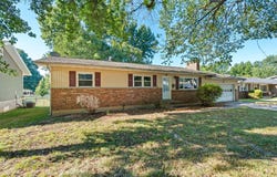 3138 W Crestview Street, Springfield, MO 65807