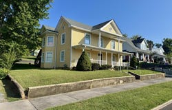 301 W Valley, Abingdon, VA 24210