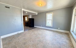 169 Iowa Ave SE, Huron, SD 57350