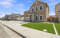432 University Drive, Lemoore, CA 93245