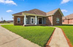 225 Chase Dr, Bourg, LA 70343