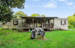 371 PLEASANTWAY Dr, Jasper, AL 35501