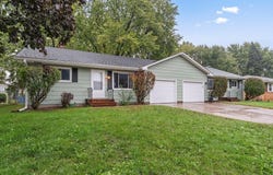 441 Skillman Avenue E, Maplewood, MN 55117