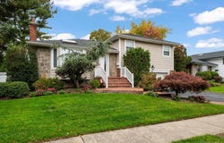 45 Winthrop Road, Plainview, NY 11803
