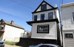215 Anthony St, Mt Oliver, PA 15210
