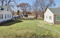 1815 Queen Avenue N, Minneapolis, MN 55411