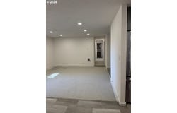 28016 GREEN OAKS Dr, Eugene, OR 97402