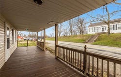 95 E Main St, Avella, PA 15379