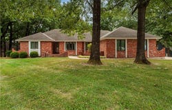 4912 Whitney Drive, Independence, MO 64055
