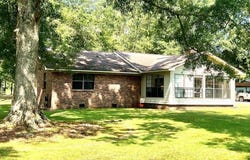 15 Sullivan Rd, Laurel, MS 39443