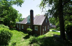 136 Colson Dr, Pleasant Hills, PA 15236