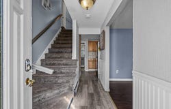 105 Freda Ln, Lowell, MA 01854