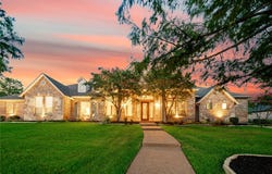 324 E Carruth Lane, Double Oak, TX 75077