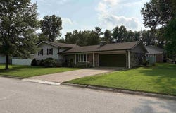 9844 Powers Dr., NEWBURGH, IN 47630