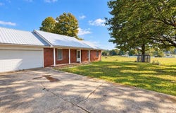 155 Davis Rd, Campbellsville, KY 42718