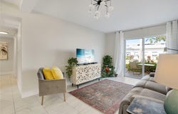 2211 SUNSET Drive, BRADENTON, FL 34207