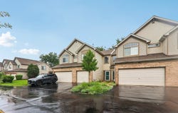 984 Parkhill Circle, Aurora, IL 60502